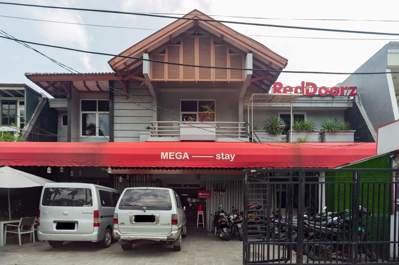 Rumah tetamu Reddoorz Near Mall Kelapa Gading 3*