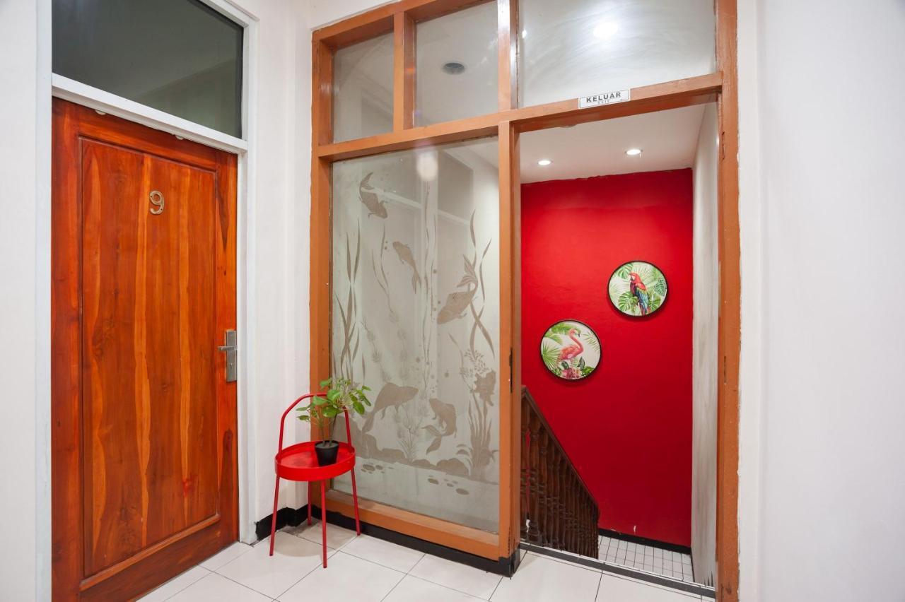 Rumah tetamu Reddoorz Near Mall Kelapa Gading