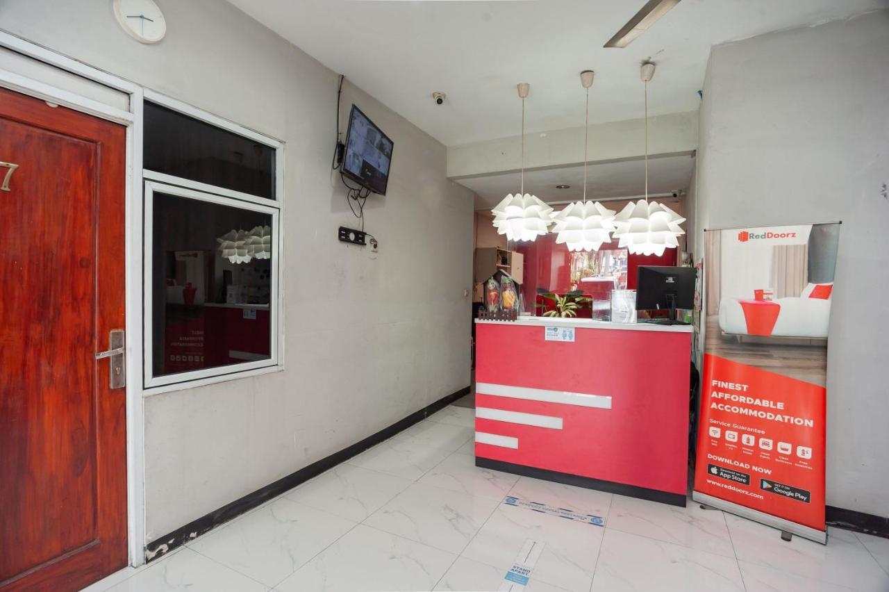 Rumah tetamu Reddoorz Near Mall Kelapa Gading 3*
