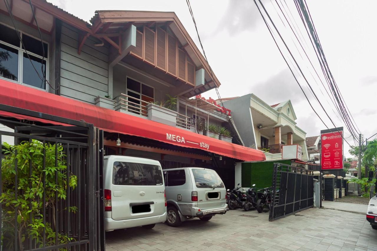 Rumah tetamu Reddoorz Near Mall Kelapa Gading